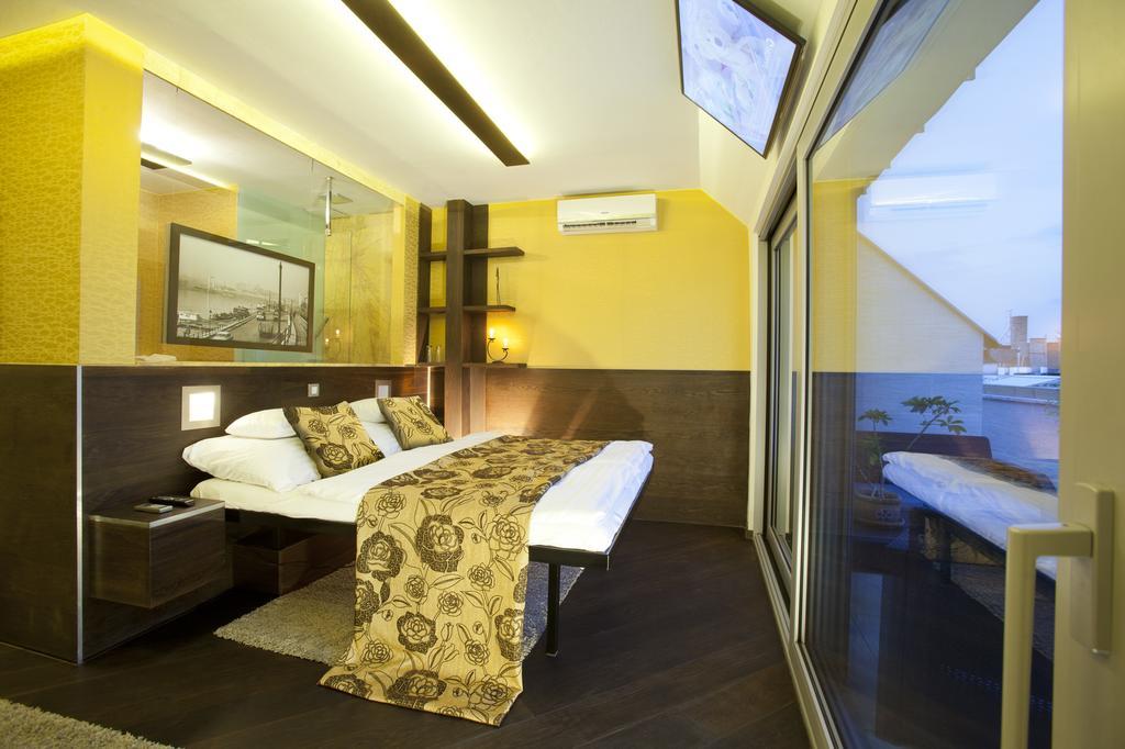 Parliament Penthouse Boutique B&B Budapest Rum bild