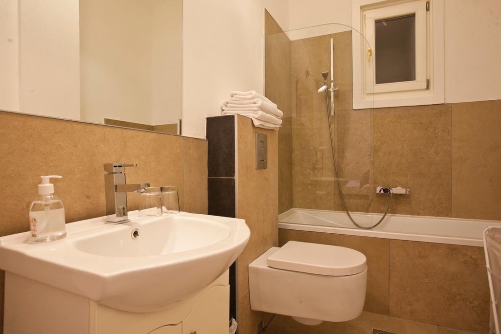 Parliament Penthouse Boutique B&B Budapest Exteriör bild