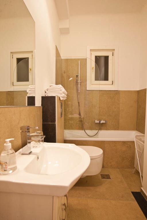 Parliament Penthouse Boutique B&B Budapest Exteriör bild